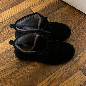 Men UGG low cut boot